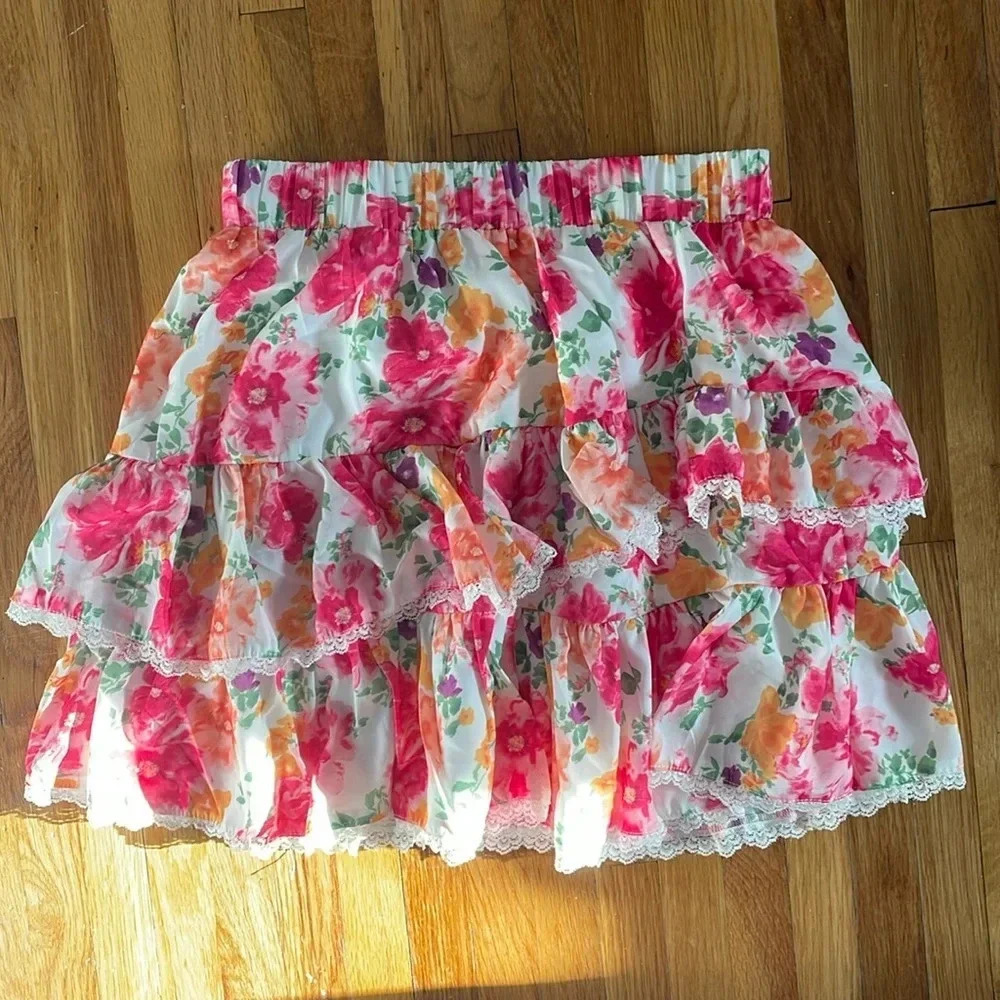 4/$25 SHEIN NWOT FLORAL MINI SKIRT Women’s Size XS Lace Trim Elastic Waistband - Picture 5 of 8